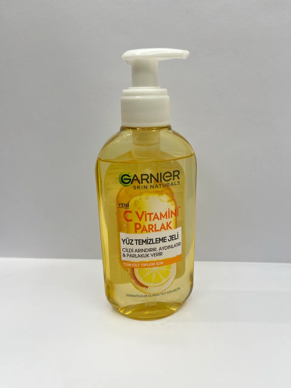ژل شستشو ویتامین سی گارنیر