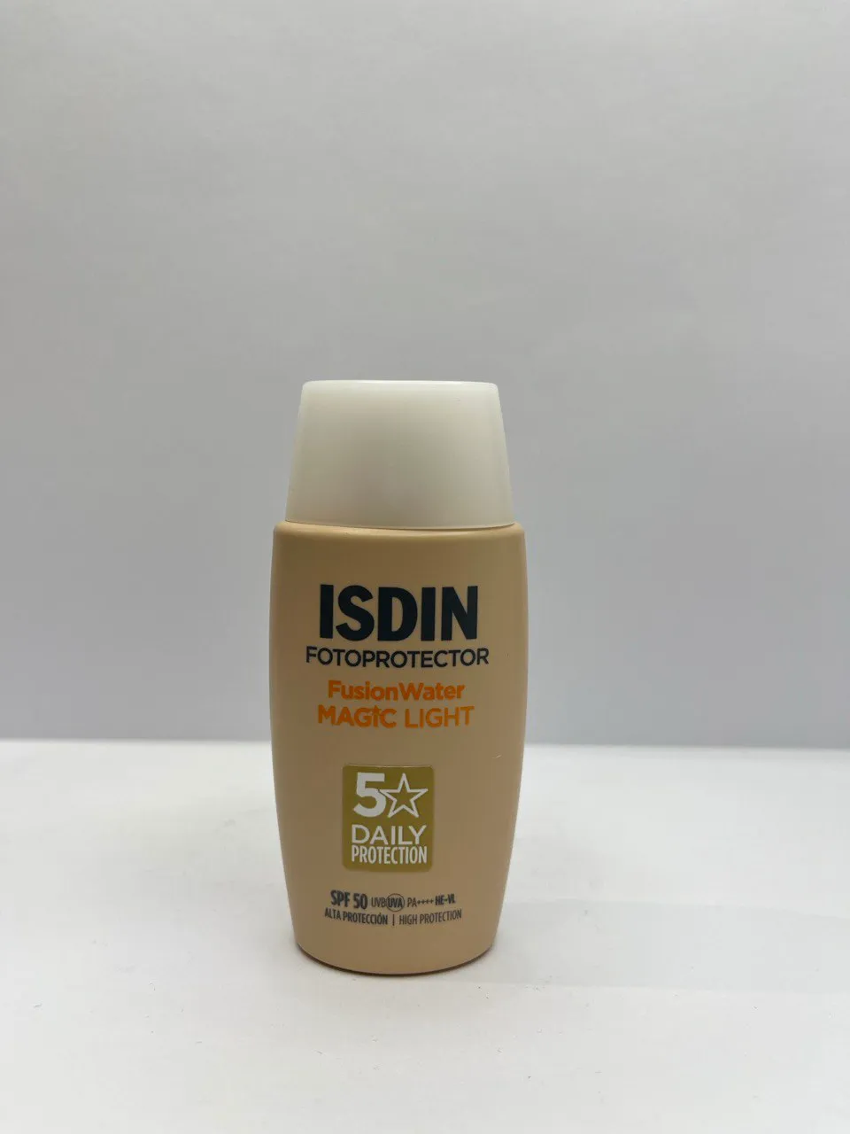 ضدافتاب رنگی فیوژن واتر مجیک ایزدین