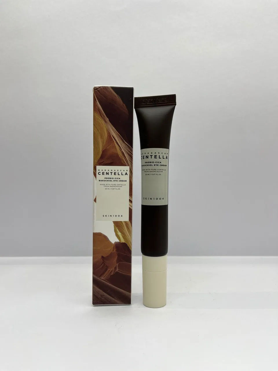 کرم دور چشم ماداگاسکار سنتلا